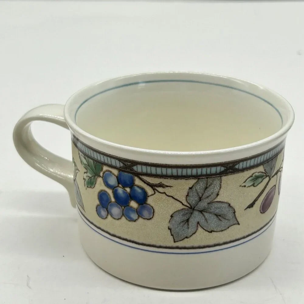 Mikasa Garden Harvest Intaglio CAC29 Cup & Saucer Set Pears Grapes Fruit Vintage